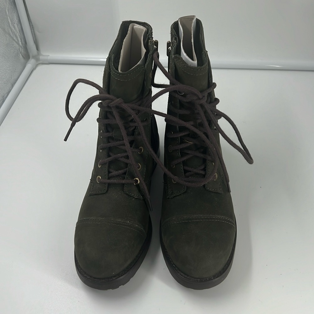 Ugg construction boots. Leather and suede.